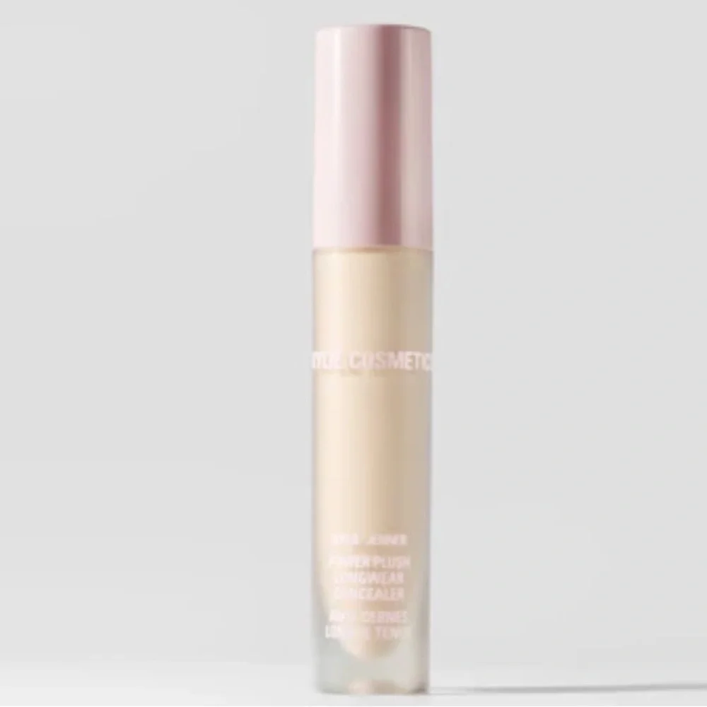 Kylie Cosmetics shade light